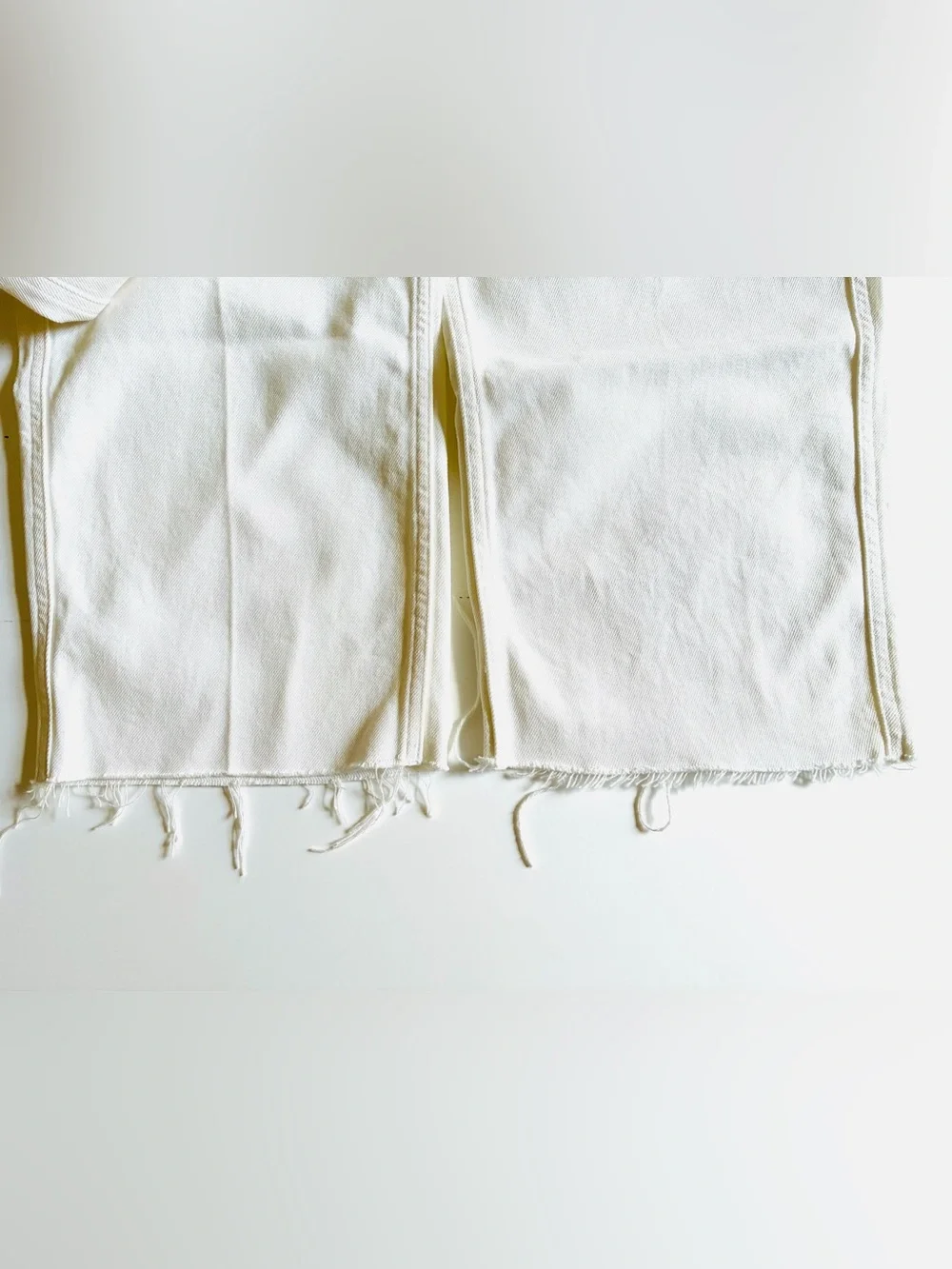 J. Crew Women’s Zoe barrel jean. Raw Hem White.24. NWT.